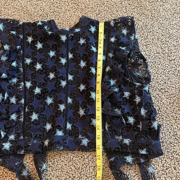 Willow and Clay “Lace” Star ⭐️ Wrap Shirt Size Medium in Like New Condition - Picture 9 of 10